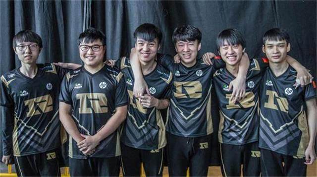 更彰显了中 更彰显了中